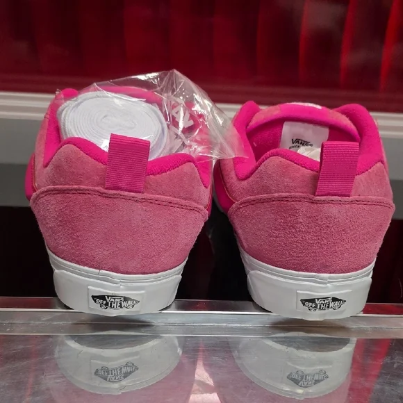 Vans Knu Skool Nubuck Pink Glo – Men’s 10.5 / Women’s 12 – New w/ Box